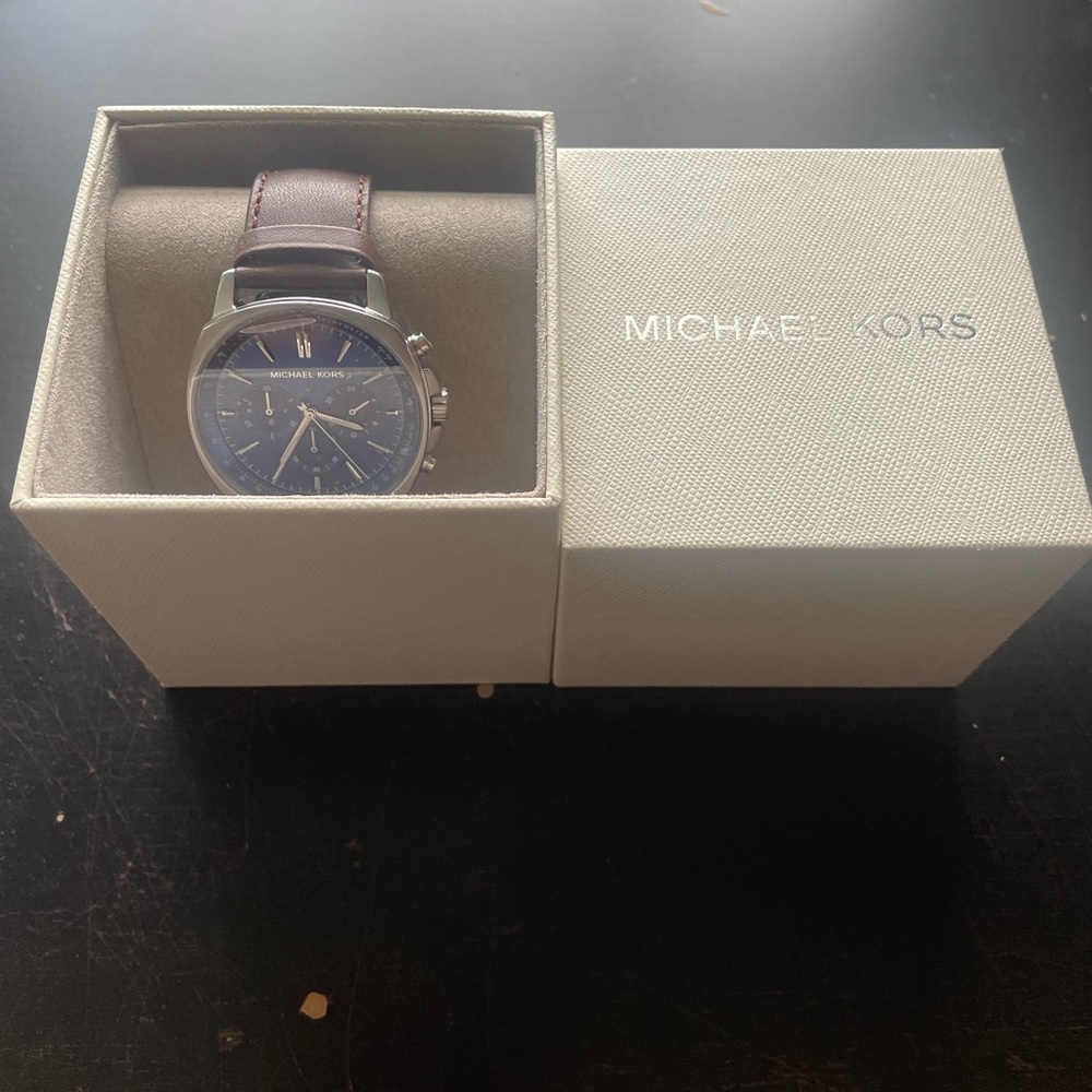 Michael Kors Tachymeter Navy Blue Face Watch - Picture 4 of 5